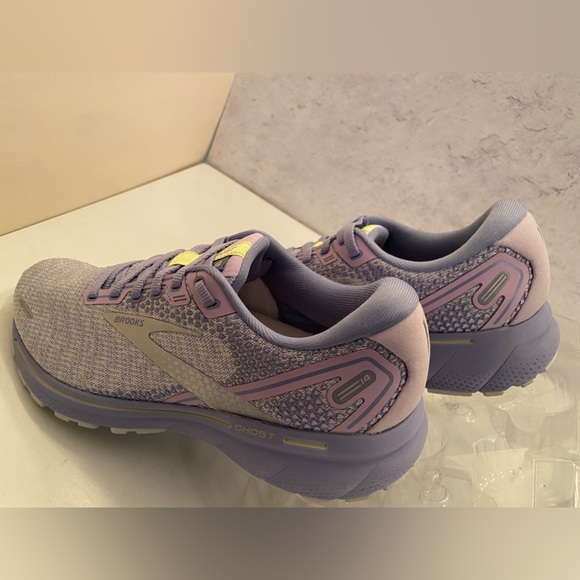 BROOKS GHOST 14 RUNNING SHOES LILAC SIZE 9.5 EXCELLENT CONDITION - Picture 3 of 10